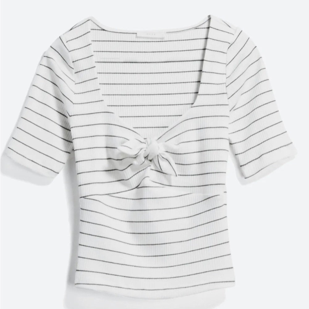 LUSH
Lockyer Front Tie Crop Top